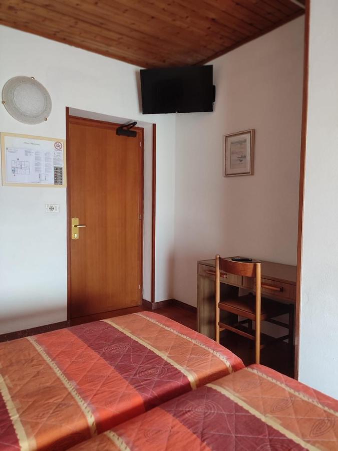 Albergo Villa Mimosa Torbole Sul Garda Екстериор снимка