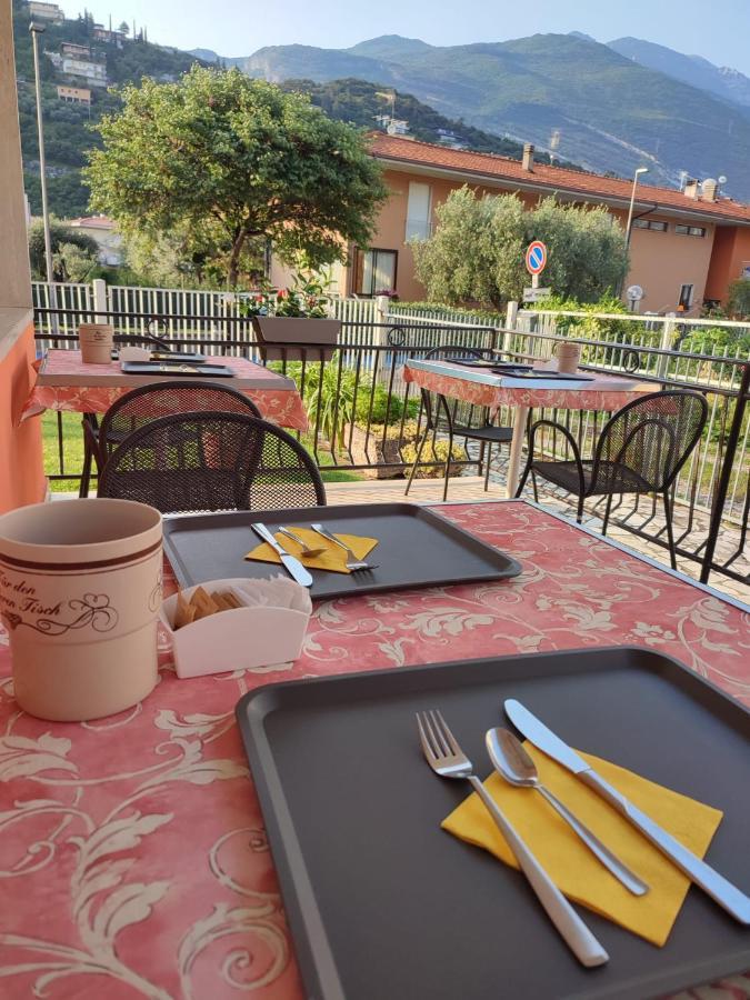 Albergo Villa Mimosa Torbole Sul Garda Екстериор снимка