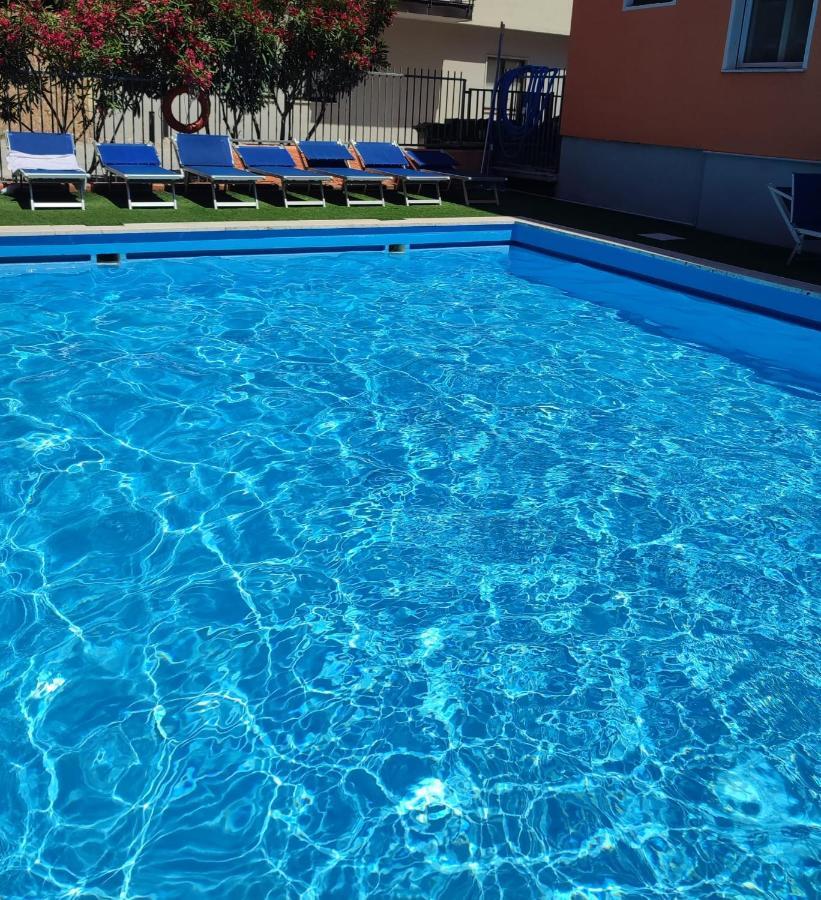 Albergo Villa Mimosa Torbole Sul Garda Екстериор снимка