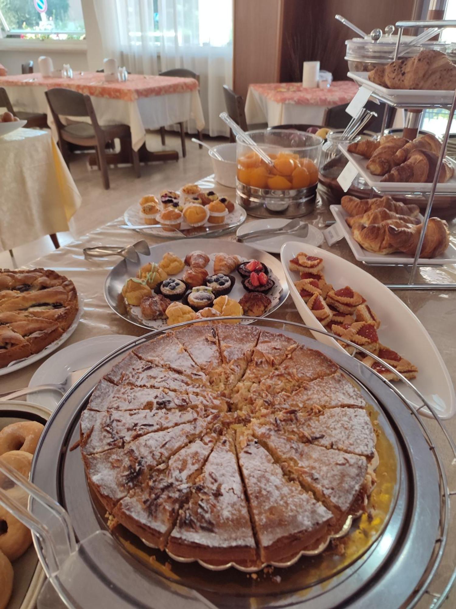 Albergo Villa Mimosa Torbole Sul Garda Екстериор снимка