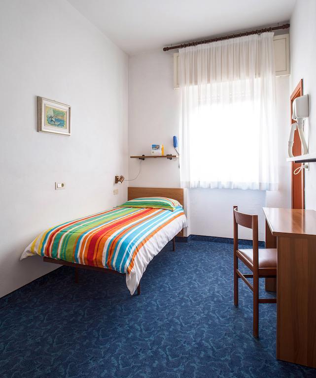 Albergo Villa Mimosa Torbole Sul Garda Стая снимка